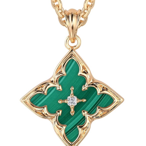 Gold Malachite Stone Clover Necklace - Picture 2 of 4